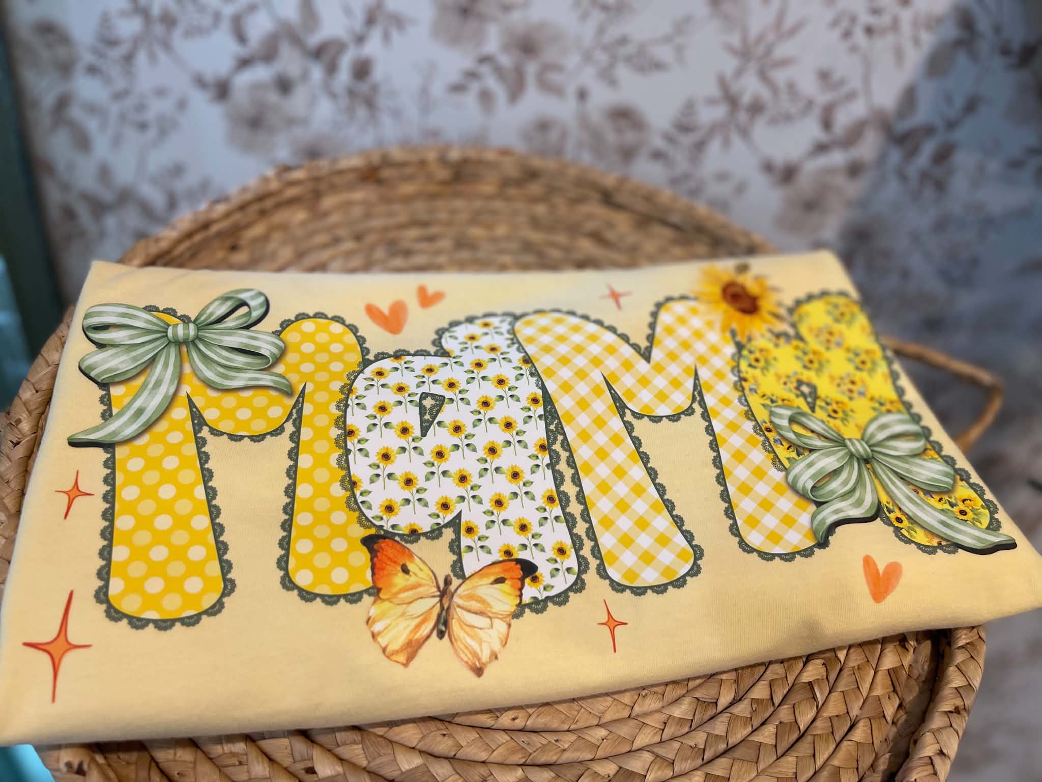 Buttery yellow MAMA T-shirt